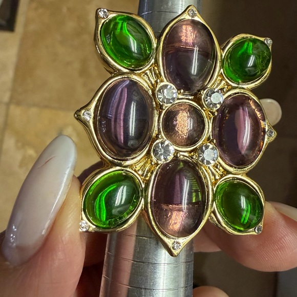 Catwalk Jon Gorgeous Large Cabochan Glass Ring - Picture 3 of 10